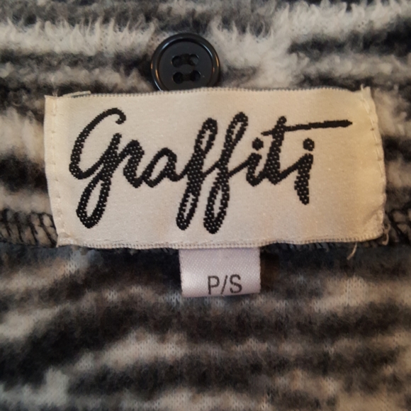 Graffiti zibra motif velvety material vest - Picture 4 of 4